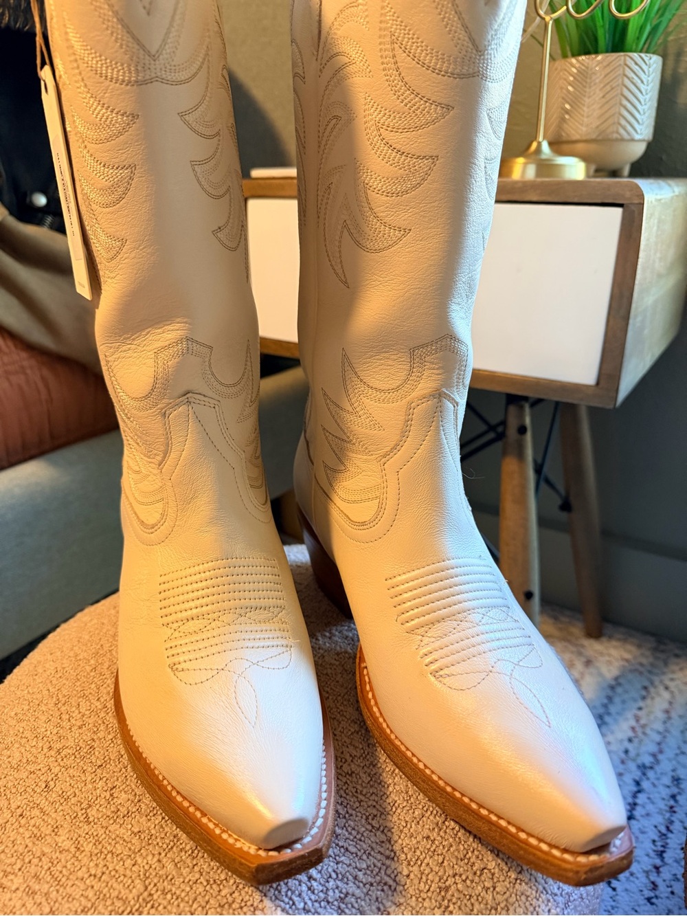 Tecovas Annie Cowboy Boot in Bone NWT**Wide Foot  (9C)